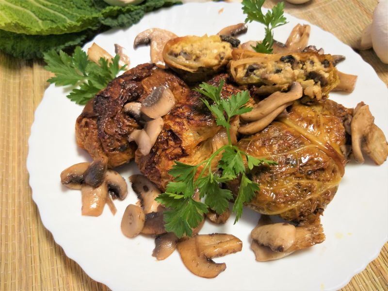 Gołąbki z pieczarkami i jajkami Gołąbki z pieczarkami i jajkami