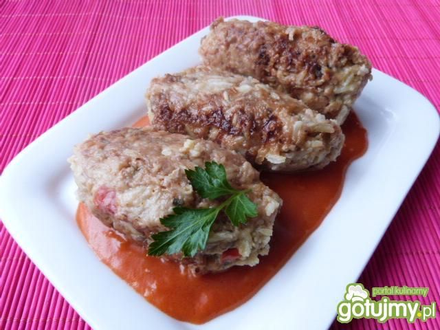 Gołąbki z pieczarkami, mięsem i ryżem