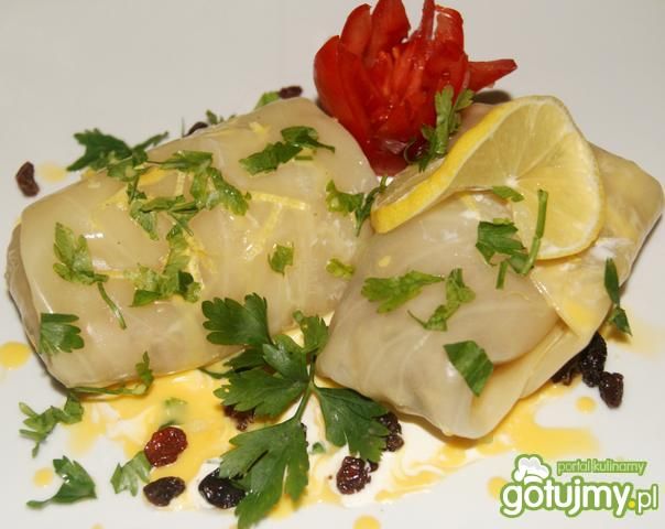 Gołąbki z rodzynkami w cytrynowym sosie 