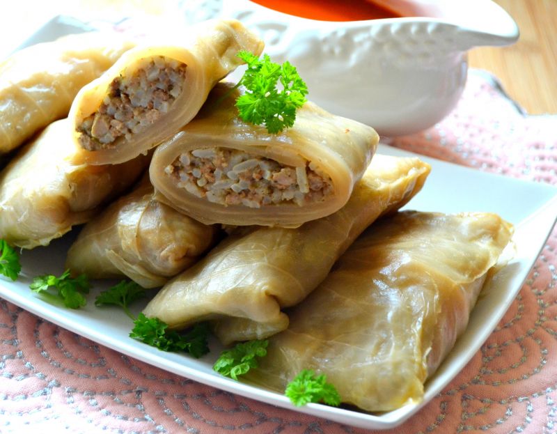 Gołąbki z ryżem, mięsem oraz pure z  selera 