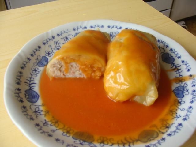 Gołąbki z sosem pomidorowym