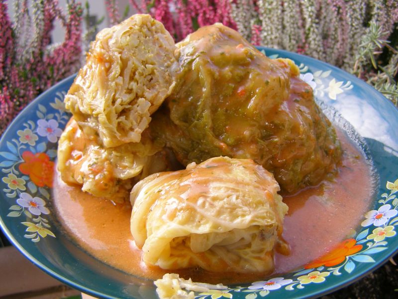 Gołąbki z włoskiej kapusty z kurkumą z szybkowara