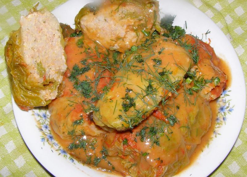 Gołąbki ze świeżymi pomidorami w szybkowarze