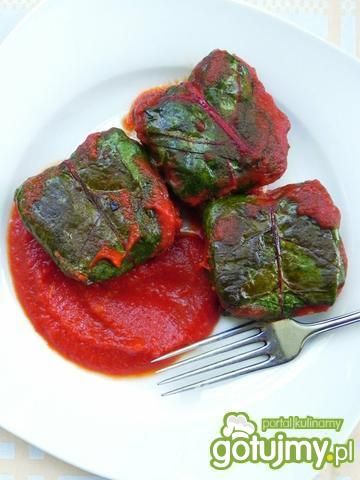 Gołąbki ziemniaczane w liściach botwinki Gołąbki ziemniaczane w liściach botwinki