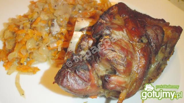 Golonka bawarska z kapustą