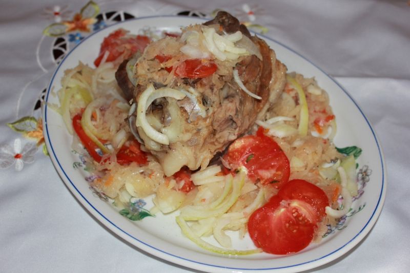 Golonka na kapuście Golonka na kapuście