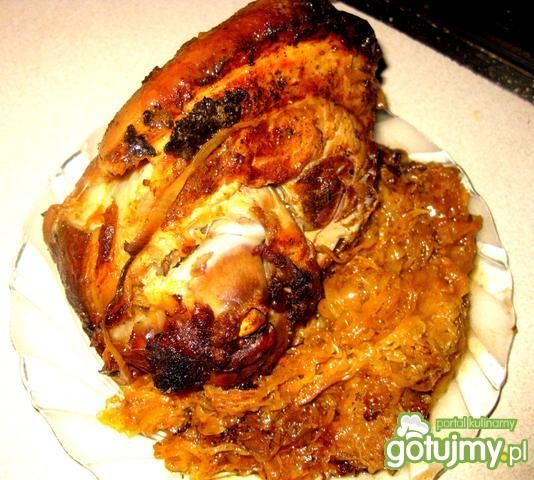 Golonka na kapuście kiszonej  Golonka na kapuście kiszonej