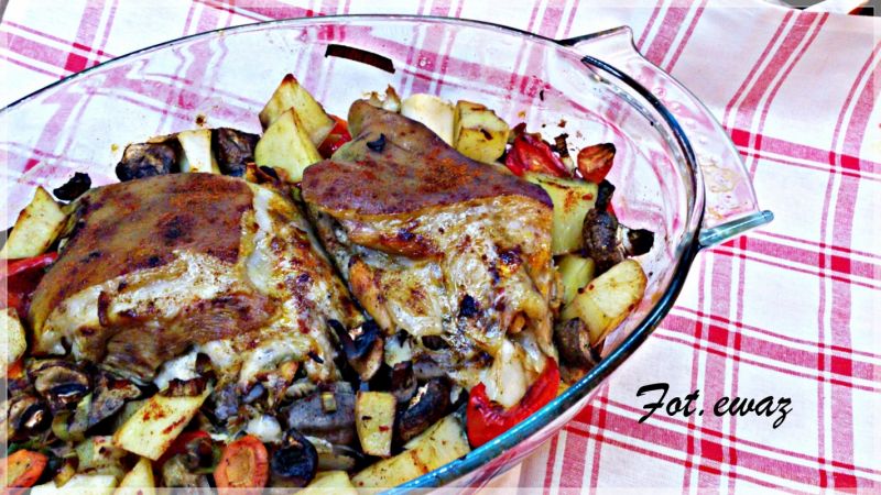 Golonka pieczona z warzywami