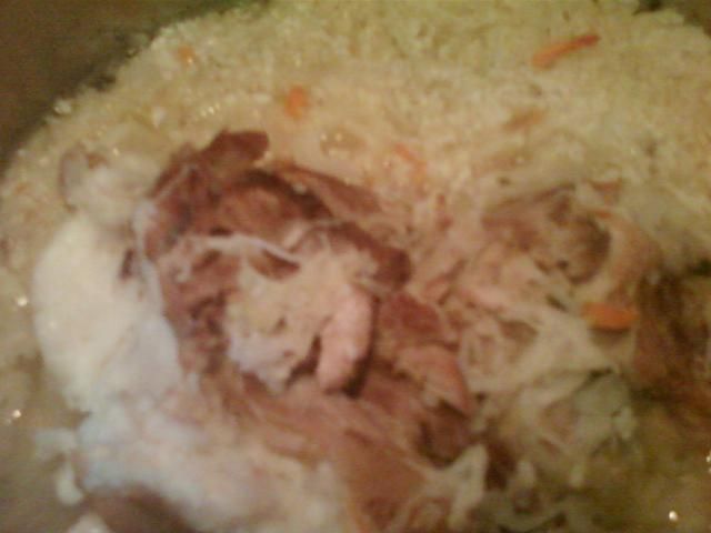 Golonka w kiszonej kapuście Golonka w kiszonej kapuście