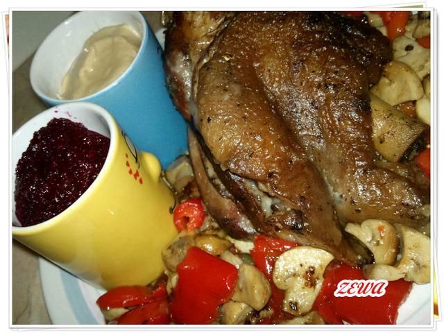 Golonka w pieczarkach i papryce Golonka w pieczarkach i papryce