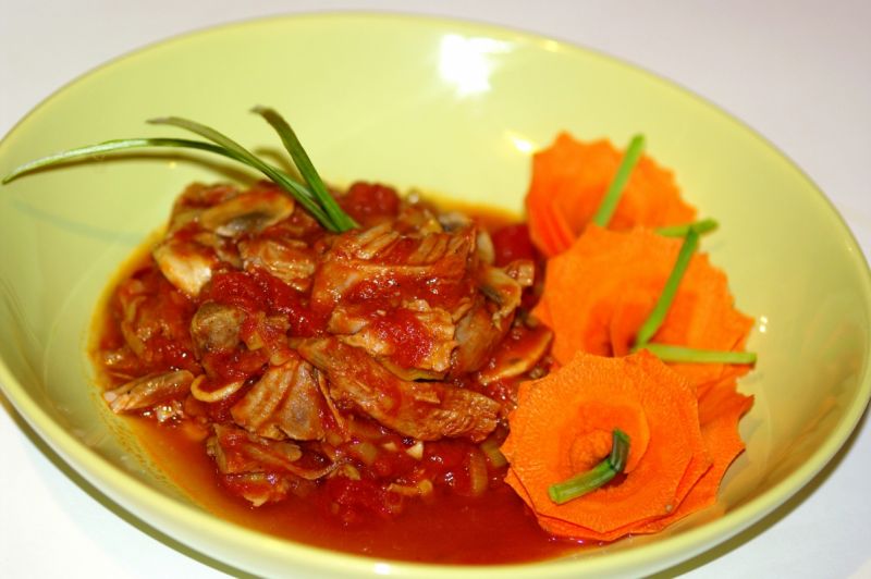 Golonka w pomidorach Golonka w pomidorach