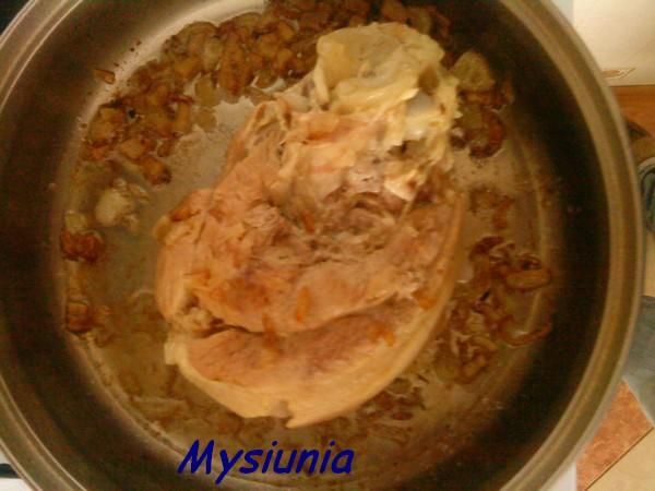 Golonka zasmażana z cebulką  Golonka zasmażana z cebulką