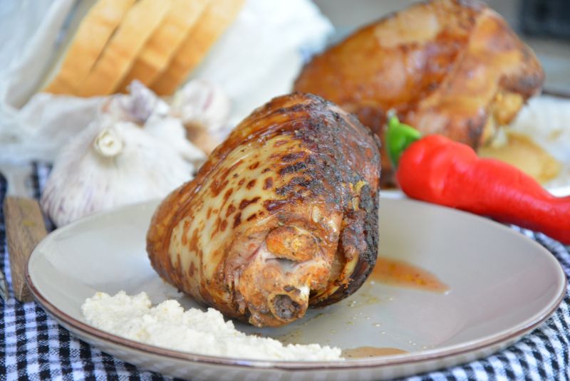 Golonki z indyka pieczone ze smalcem w rękawie