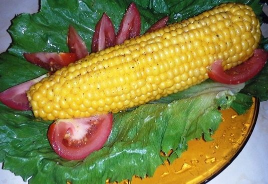 Gotowana kolba kukurydzy