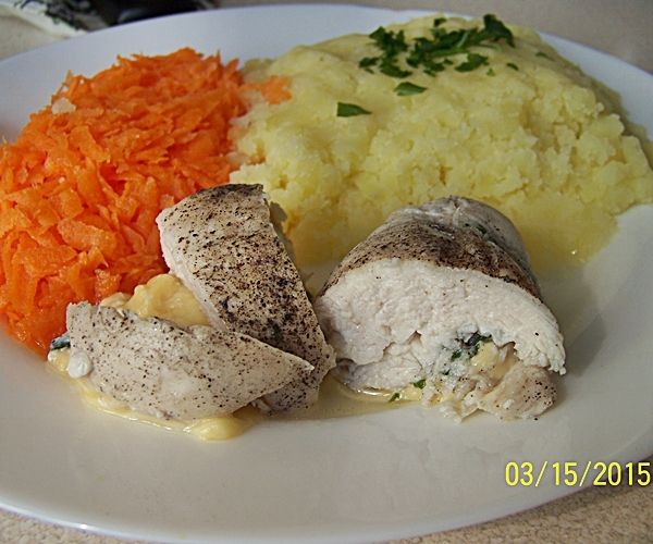 Gotowana w folii pierś z kurczaka z serem  Gotowana w folii pierś z kurczaka z serem