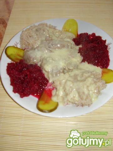 Gotowana wieprzowina w sosie chrzanowym 