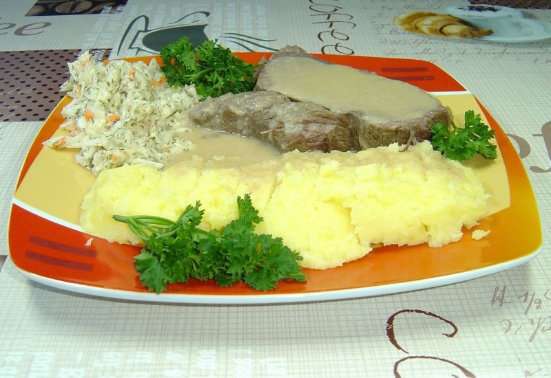 Gotowana wołowina z chrzanem ( Tafelspitz ) Gotowana wołowina z chrzanem ( Tafelspitz )