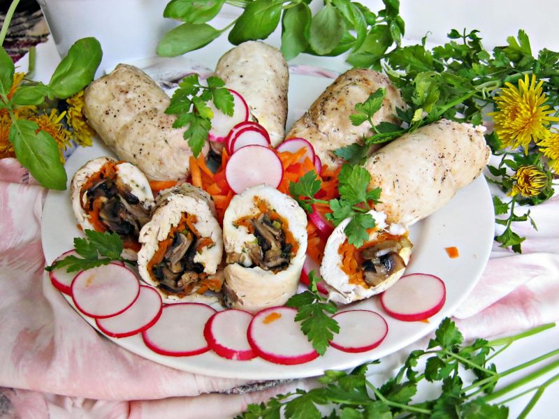 Gotowane roladki z warzywnym nadzieniem