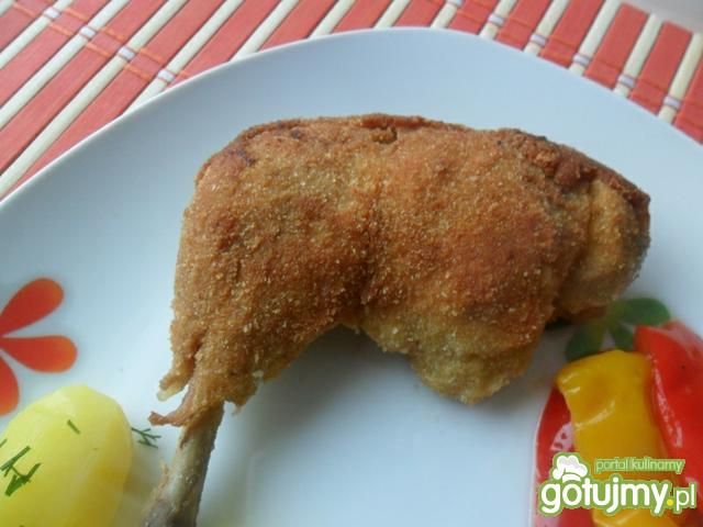 Gotowane udka w panierce z orzechami