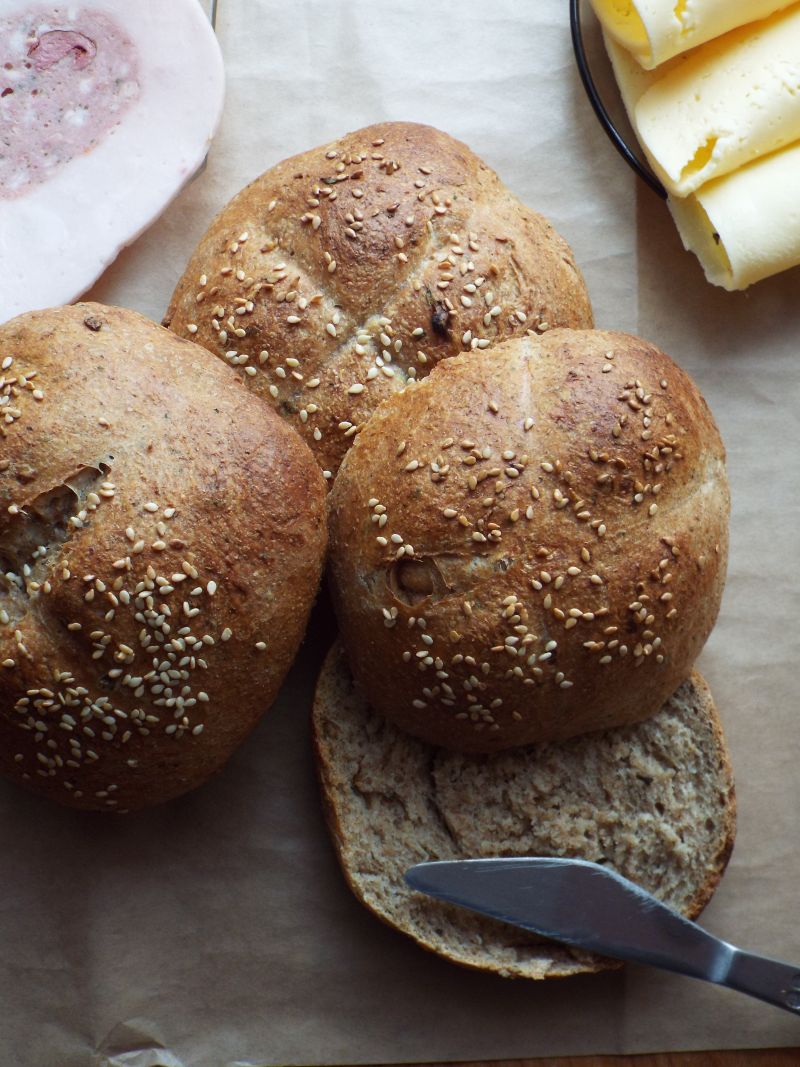 Grahamki z czosnkiem i bazylią Grahamki z czosnkiem i bazylią