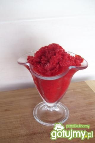 Granita truskawkowa z winem