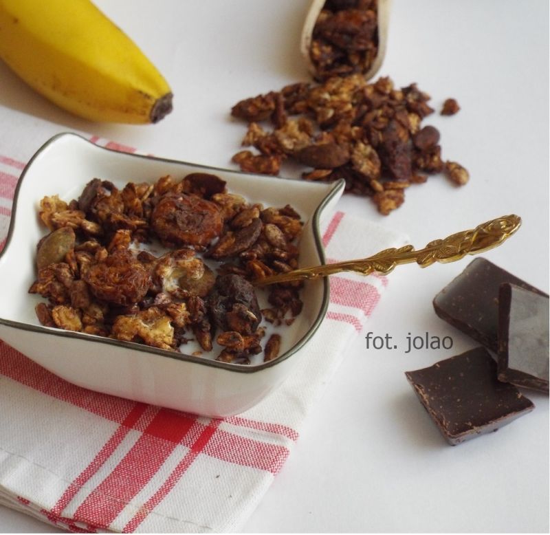 Granola bananowa z czekoladą Granola bananowa z czekoladą