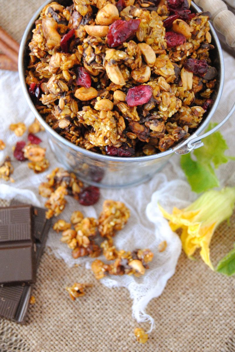 Granola dyniowo- czekoladowa