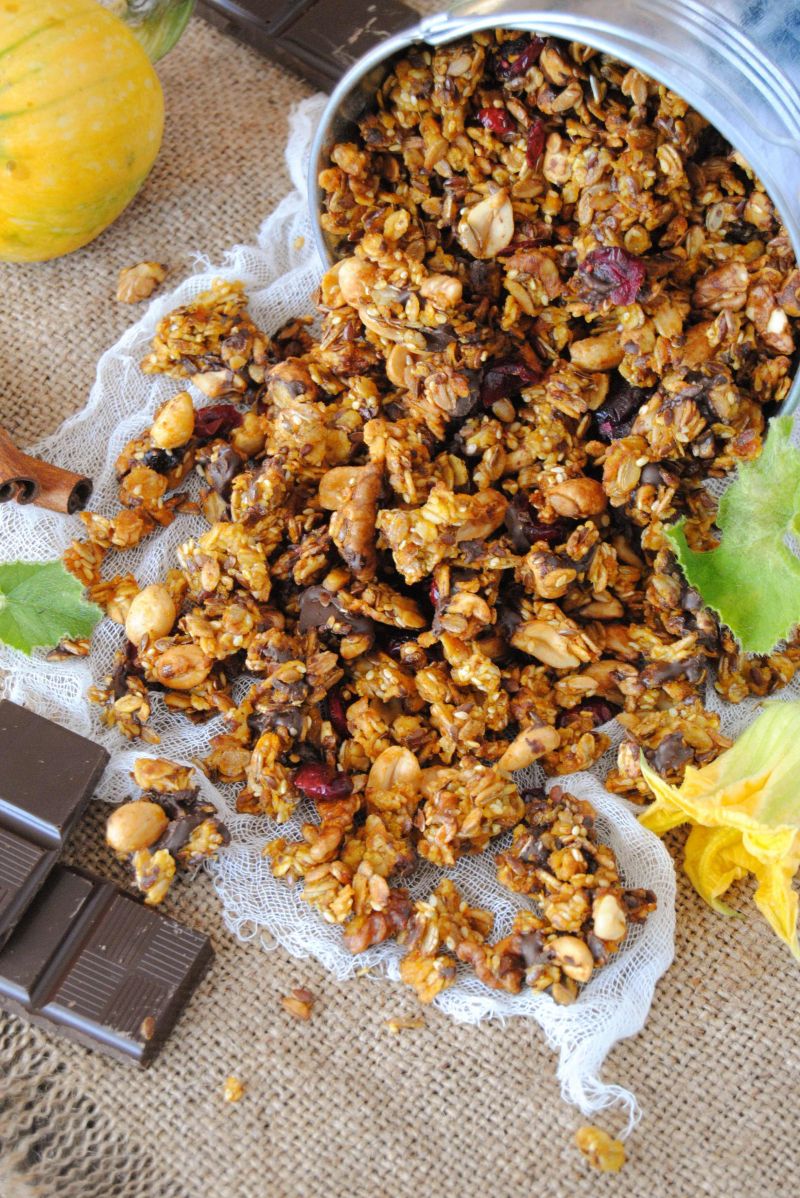 Granola dyniowo- czekoladowa