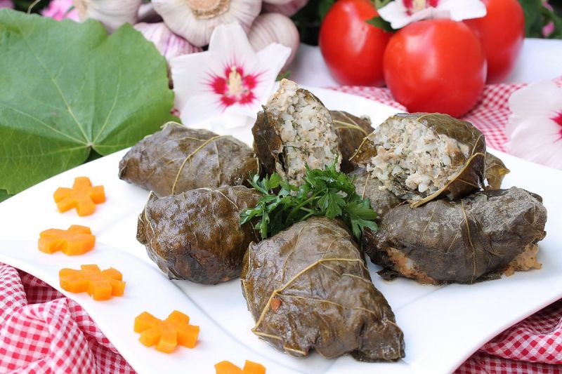 Greckie gołąbki w liściach winogrona Greckie gołąbki w liściach winogrona