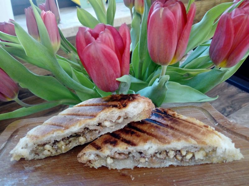 Grillowana kanapka na słodko