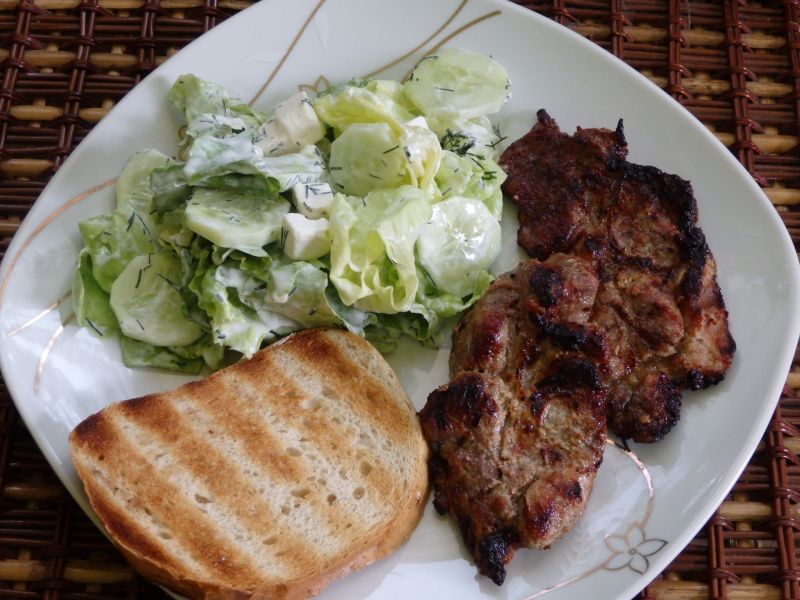 Grillowana karkówka marynowana w jogurcie Grillowana karkówka marynowana w jogurcie