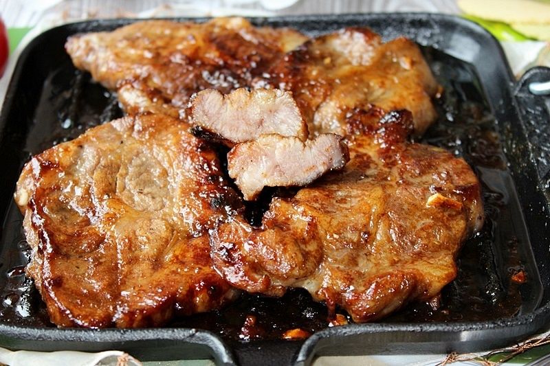 Grillowana karkówka o smaku czosnkowo-śliwkowym