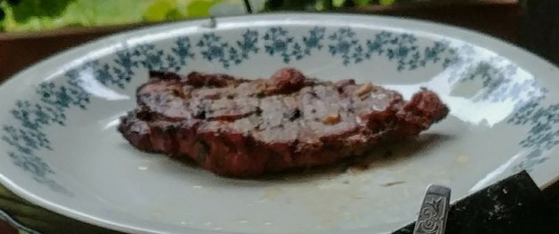 Grillowana karkówka w ziołowej marynacie