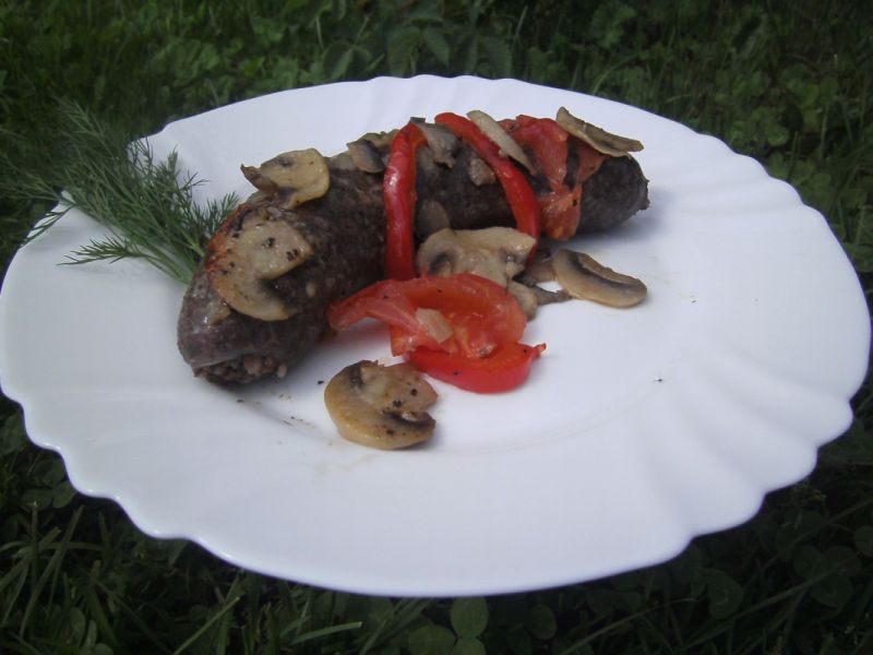 Grillowana kaszanka z pieczarkami i papryką