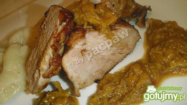 Grillowana pierś kaczki z chutney pomar.