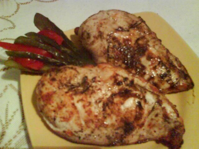 Grillowana pierś z kurczaka  Grillowana pierś z kurczaka