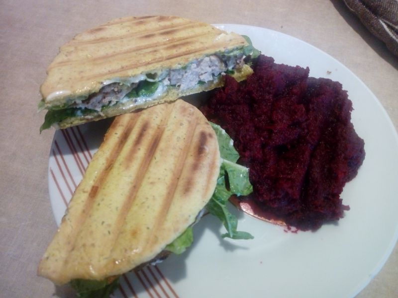 Grillowana pita z mielonym