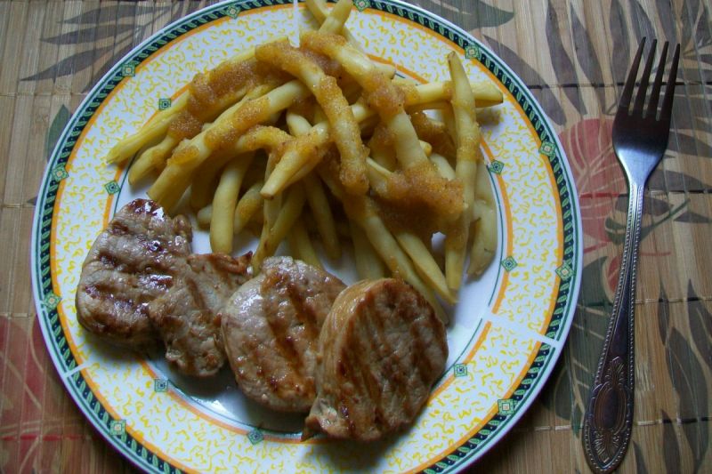 Grillowana polędwiczka marynowana w sosie sojowym Grillowana polędwiczka marynowana w sosie sojowym