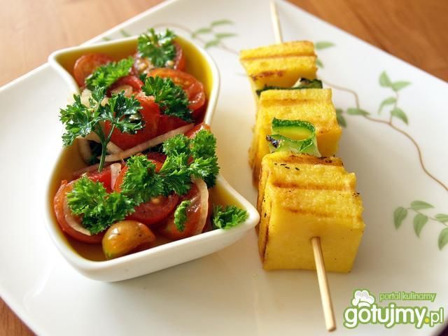 grillowana polenta z sałatką pomidorową grillowana polenta z sałatką pomidorową