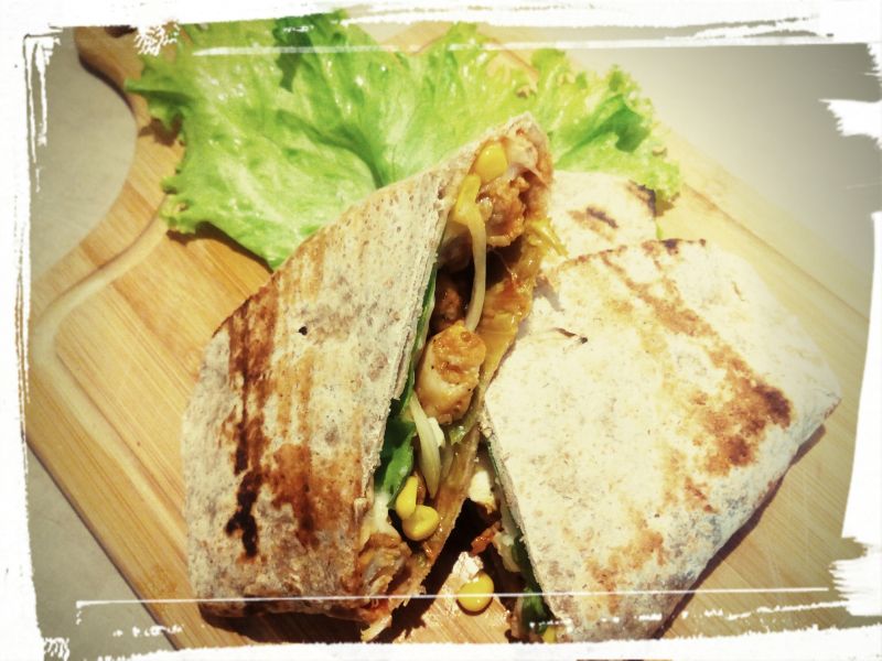 Grillowana tortilla z kurczakiem Grillowana tortilla z kurczakiem