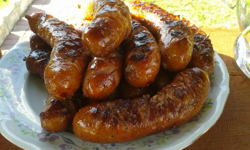 Grillowane kiełbaski z marynaty
