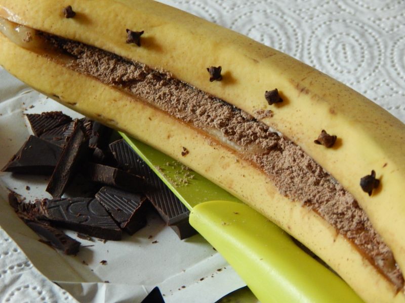 Grillowane korzenne banany z czekoladą