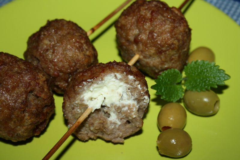 Grillowane kotleciki z serem feta Grillowane kotleciki z serem feta