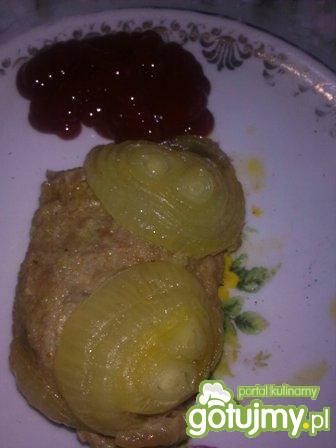 Grillowane mięso  z cebulką