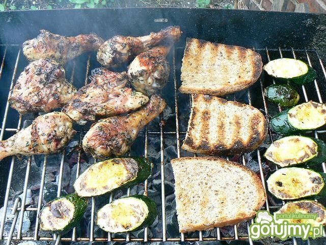 Grillowane pałki z kurczaka z cukinią