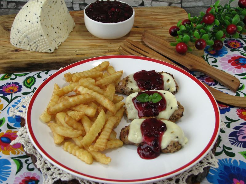 Grillowane polędwiczki z serem korycińskim