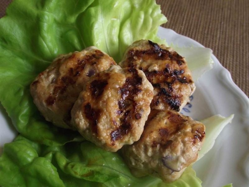 Grillowane pulpeciki z kaszą manną  Grillowane pulpeciki z kaszą manną