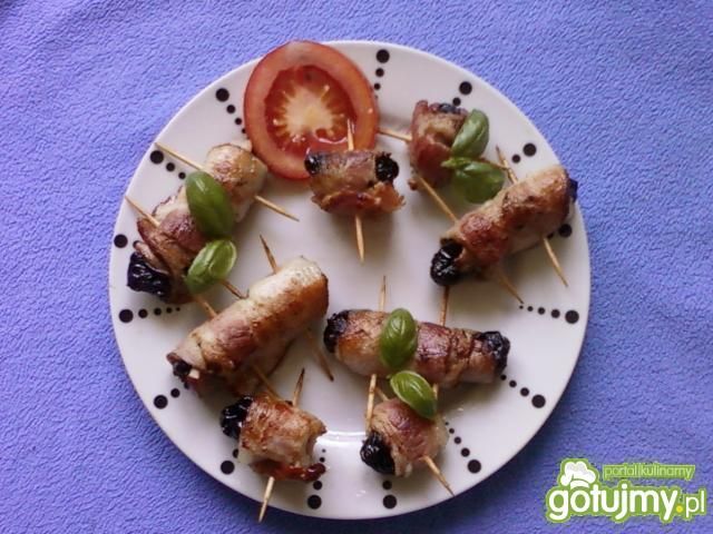 Grillowane śliwki zawinięte w boczek Grillowane śliwki zawinięte w boczek