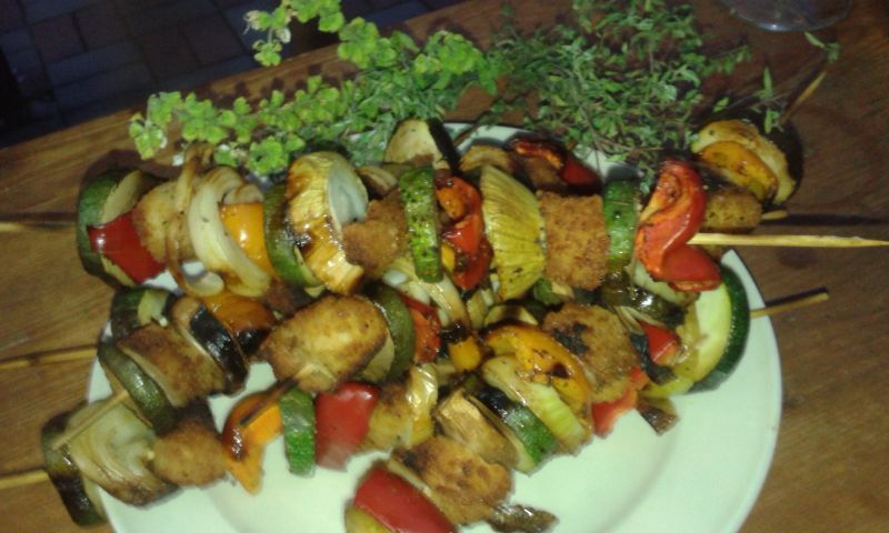 Grillowane szaszłyki warzywno  - drobiowe Grillowane szaszłyki warzywno  - drobiowe