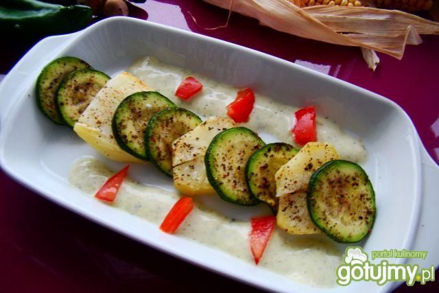 Grillowane warzywa z sosem czosnkowym